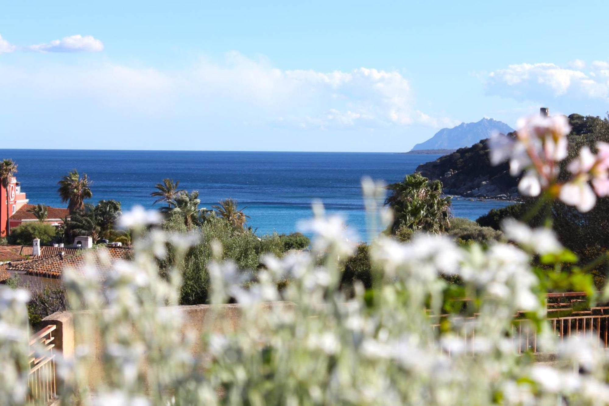 Arbatax Le Terrazze Sul Mare Aparthotel Exteriör bild